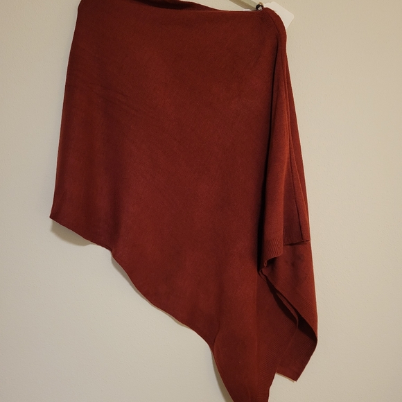 Poncho One Size fits All, Fig color. It can be worn several different ways. - Picture 1 of 4